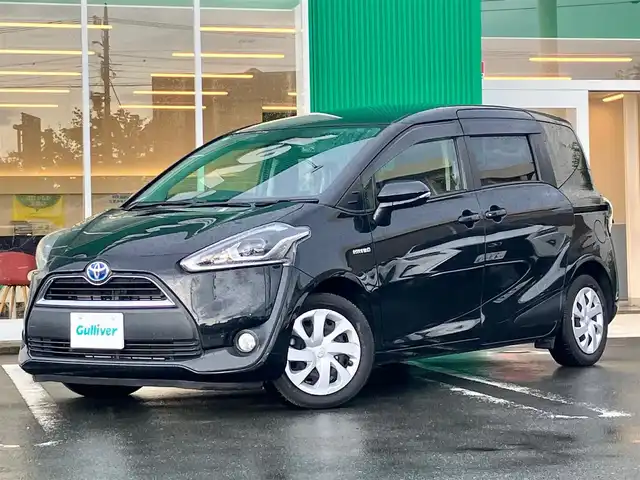 トヨタ シエンタ ハイブリッド G 静岡県 2017(平29)年 5.8万km ブラックマイカ エンジンスタートボタン/保証書/パワーステアリング/パワーウィンドウ/アイドリングストップ/スマートキー/スペアキー1本/オートエアコン/後席モニター/ETC/純正ナビ（CD/DVD/BT/フルセグ）/バックカメラ/三列シート/ドライブレコーダー前後/ABS/横滑り防止装置/レーンキープアシスト/オートライト/LEDヘッドライト/Wエアバック/衝突軽減システム/ウォークスルー