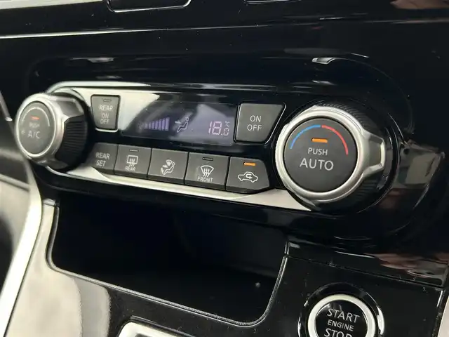 日産 セレナ ハイウェイスター 福岡県 2016(平28)年 5.7万km マルーンレッド 2トーン 純正9型SDナビ(フルセグTV/CD/DVD/BT)アラウンドビューモニター後席モニタープロパイロットエマージェンシーブレーキコーナーセンサー両側パワスラETCデジタルインナーミラーUSBポート純正LEDヘッドライト純正16インチアルミホイル純正フロアマットプッシュスタートスマートキー