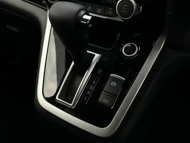 日産 セレナ ハイウェイスター 福岡県 2016(平28)年 5.7万km マルーンレッド 2トーン 純正9型SDナビ(フルセグTV/CD/DVD/BT)アラウンドビューモニター後席モニタープロパイロットエマージェンシーブレーキコーナーセンサー両側パワスラETCデジタルインナーミラーUSBポート純正LEDヘッドライト純正16インチアルミホイル純正フロアマットプッシュスタートスマートキー