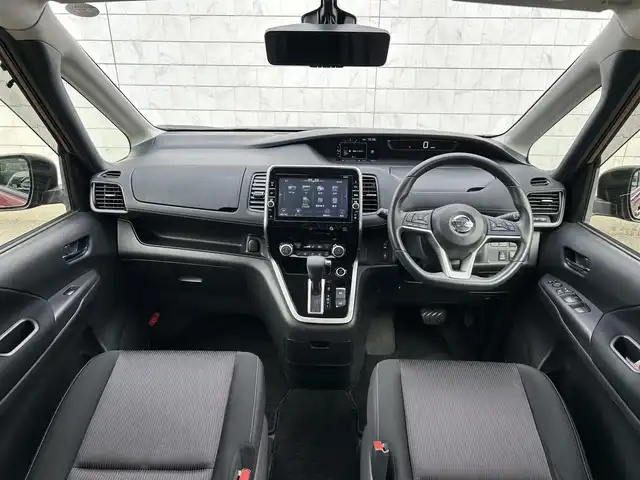 日産 セレナ ハイウェイスター 福岡県 2016(平28)年 5.7万km マルーンレッド 2トーン 純正9型SDナビ(フルセグTV/CD/DVD/BT)アラウンドビューモニター後席モニタープロパイロットエマージェンシーブレーキコーナーセンサー両側パワスラETCデジタルインナーミラーUSBポート純正LEDヘッドライト純正16インチアルミホイル純正フロアマットプッシュスタートスマートキー