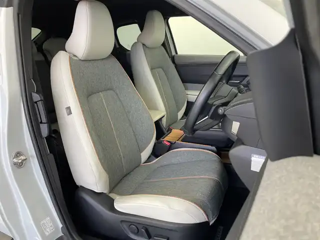 マツダ ＭＸ－３０ モダンコンフィデンス 愛知県 2022(令4)年 2万km セラミックM 純正ナビ/・Bluetooth/・フルセグテレビ/・AppleCarPlay/AndroidAuto/全方位モニター/シートヒーター/ステアリングヒーター/衝突軽減ブレーキ/レーンキープアシスト/オートマチックハイビーム/ブラインドスポットモニター/前後コーナーセンサー/レーダークルーズコントロール/前後ドライブレコーダー/ETC/LEDヘッドライト