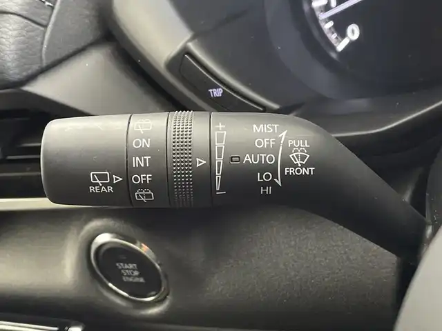マツダ ＭＸ－３０ モダンコンフィデンス 愛知県 2022(令4)年 2万km セラミックM 純正ナビ/・Bluetooth/・フルセグテレビ/・AppleCarPlay/AndroidAuto/全方位モニター/シートヒーター/ステアリングヒーター/衝突軽減ブレーキ/レーンキープアシスト/オートマチックハイビーム/ブラインドスポットモニター/前後コーナーセンサー/レーダークルーズコントロール/前後ドライブレコーダー/ETC/LEDヘッドライト