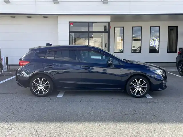 スバル インプレッサ スポーツ 2．0i－L アイサイト 青森県 2017(平29)年 11.1万km ダークブルーパール (株)IDOMが運営する【じしゃロン青森店】の自社ローン専用車両になりますこちらは現金、またはオートローンご利用時の価格です。自社ローンご希望の方は別途その旨お申付け下さい。/４ＷＤ/純正メモリナビ（カロッツェリア製）/　AM/FM/CD/DVD/SD/BT/フルセグＴＶ/ナノイー/バックカメラ/プリクラッシュセーフティ/レーダークルーズコントロール/レーンキープアシスト/アイドリングストップ/横滑り防止装置/ヒルスタートアシストコントロール/LEDヘッドライト/オートライト/電子パーキング/スペアキー/１７インチ純正アルミホイール装着