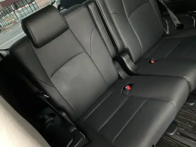 トヨタ アルファード S Cパッケージ 滋賀県 2023(令5)年 3.2万km ホワイトパールクリスタルシャイン ツインムーンルーフ/純正メーカーSDナビゲーションシステム/JBLプレミアムサウンドシステム/13.3インチ後席リヤシートエンターテイメントシステム /デジタルインナーミラー/ブラインドスポットモニター（BSM）/スペアタイヤ/車検令和9年1月まで/両側パワースライドドア/純正18インチアルミホイール/3眼LEDヘッドランプ/・LEDシーケンシャルターンランプ/・LEDフロントフォグランプ/純正ビルトインETC/純正ナビ/・CD/DVD/Blu-ray/・Bluetooth/USB、HDMI入力/合成皮革シート/・前席パワーシート/・前席快適温熱シート＋ベンチレーションシート/パワーバックドア/純正フロアマット/取扱説明書/保証書/スペアキー