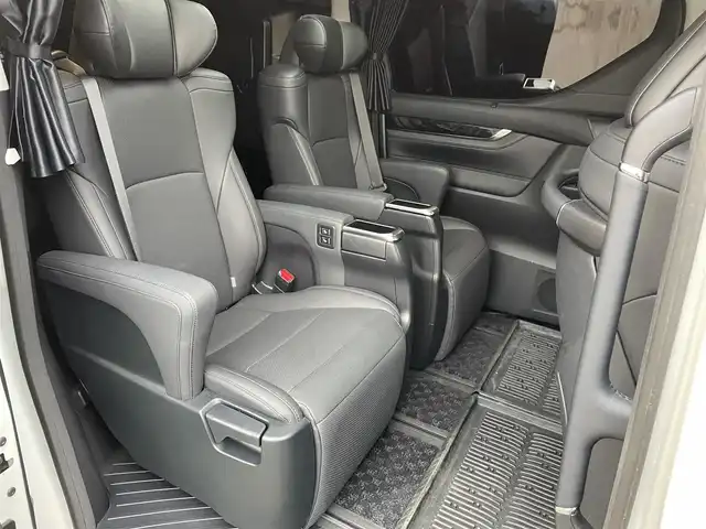 トヨタ アルファードハイブリット SR Cパッケージ 東京都 2022(令4)年 2.6万km ホワイトパールクリスタルシャイン 4WD/純正9インチディスプレイオーディオ/サンルーフ/モデリスタフルエアロ/ブラックレザーシート/デジタルインナーミラー/ブラインドスポットモニター/ETC2.0/トヨタセーフティセンス/レーダークルーズコントロール/両側パワースライドドア/パワーバックドア/前席シートヒーター/ベンチレーション/運転席メモリーシート/ステアリングヒーター/3眼LEDヘッドランプ/シグネチャーイルミブレード/前後ドライブレコーダー/純正バイザー/エグゼクティブラウンジ専用AW/車内カーテン