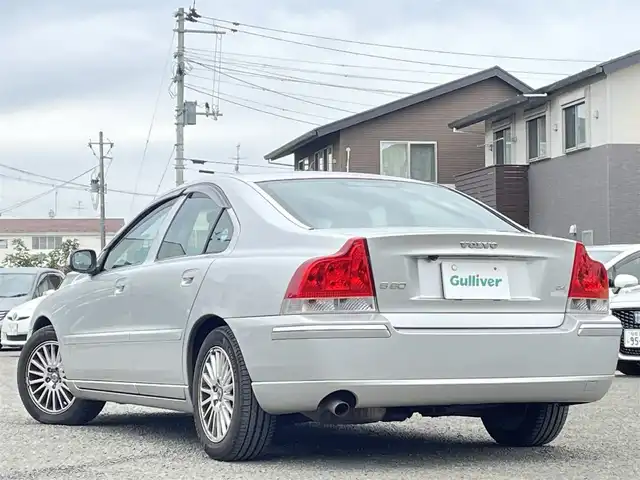 ボルボ Ｓ６０ 2．4 宮城県 2007(平19)年 14.1万km シルバーメタリック 純正ナビ/・デジタルチューナー、カーナビリモコン有/ＥＴＣ/スペアタイヤ/サンルーフ/社外オーディオ（ＡＭ／ＦＭ／ＣＤ）/・リモコン有/社外ドラレコ/クルーズコントロール/横滑り防止装置/ＡＢＳ/前席シートヒーター/前席パワーシート/スペアキー×１/エンジンスターター