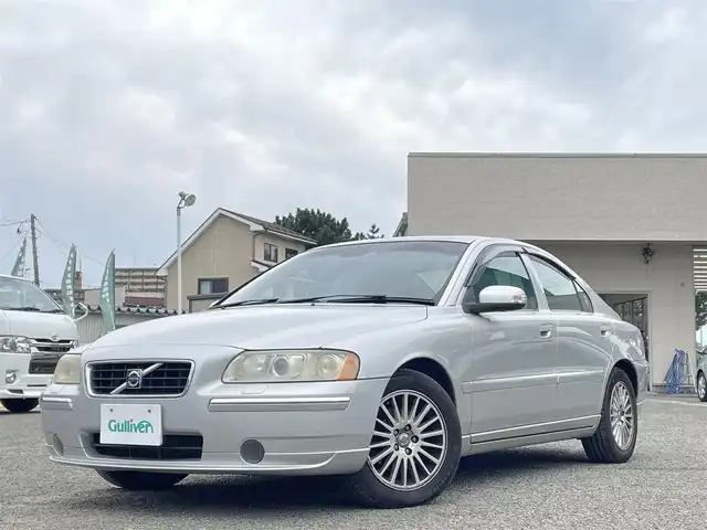 ボルボ Ｓ６０ 2．4 宮城県 2007(平19)年 14.1万km シルバーメタリック 純正ナビ/・デジタルチューナー、カーナビリモコン有/ＥＴＣ/スペアタイヤ/サンルーフ/社外オーディオ（ＡＭ／ＦＭ／ＣＤ）/・リモコン有/社外ドラレコ/クルーズコントロール/横滑り防止装置/ＡＢＳ/前席シートヒーター/前席パワーシート/スペアキー×１/エンジンスターター