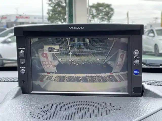 ボルボ Ｓ６０ 2．4 宮城県 2007(平19)年 14.1万km シルバーメタリック 純正ナビ/・デジタルチューナー、カーナビリモコン有/ＥＴＣ/スペアタイヤ/サンルーフ/社外オーディオ（ＡＭ／ＦＭ／ＣＤ）/・リモコン有/社外ドラレコ/クルーズコントロール/横滑り防止装置/ＡＢＳ/前席シートヒーター/前席パワーシート/スペアキー×１/エンジンスターター