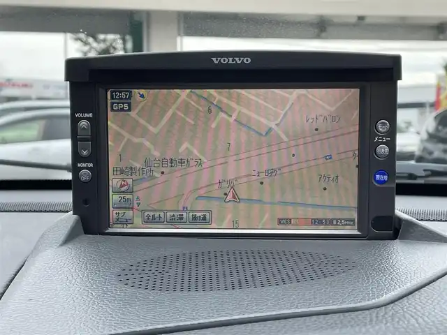 ボルボ Ｓ６０ 2．4 宮城県 2007(平19)年 14.1万km シルバーメタリック 純正ナビ/・デジタルチューナー、カーナビリモコン有/ＥＴＣ/スペアタイヤ/サンルーフ/社外オーディオ（ＡＭ／ＦＭ／ＣＤ）/・リモコン有/社外ドラレコ/クルーズコントロール/横滑り防止装置/ＡＢＳ/前席シートヒーター/前席パワーシート/スペアキー×１/エンジンスターター