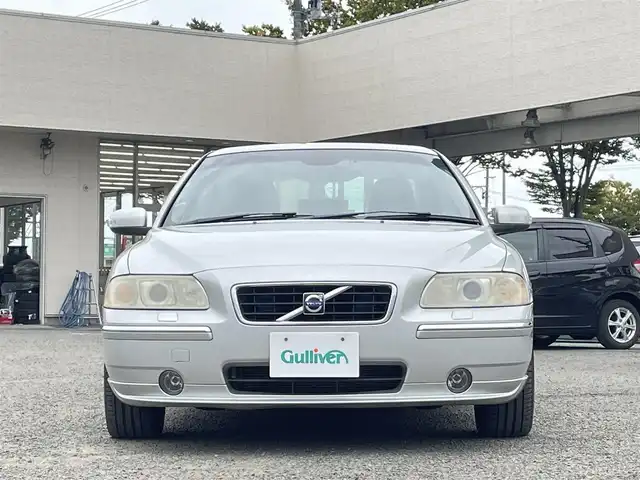 ボルボ Ｓ６０ 2．4 宮城県 2007(平19)年 14.1万km シルバーメタリック 純正ナビ/・デジタルチューナー、カーナビリモコン有/ＥＴＣ/スペアタイヤ/サンルーフ/社外オーディオ（ＡＭ／ＦＭ／ＣＤ）/・リモコン有/社外ドラレコ/クルーズコントロール/横滑り防止装置/ＡＢＳ/前席シートヒーター/前席パワーシート/スペアキー×１/エンジンスターター