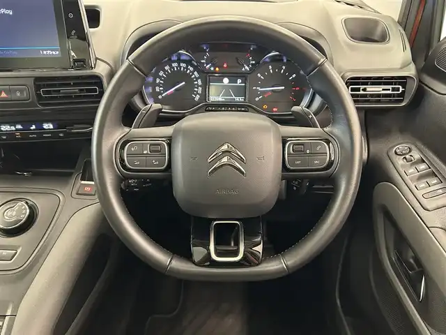 シトロエン ベルランゴ シャイン 岡山県 2021(令3)年 1.2万km 茶 ACC/純正ディスプレイオーディオ/フルセグTV/アップルカープレイ/インテリジェントハイビーム/パドルシフト/パーキングセンサー/BSM/アクティブセーフティーブレーキ/トラフィックサインインフォメーション/疲労検知システム/オートエアコン/ETC/リアガラスハッチ