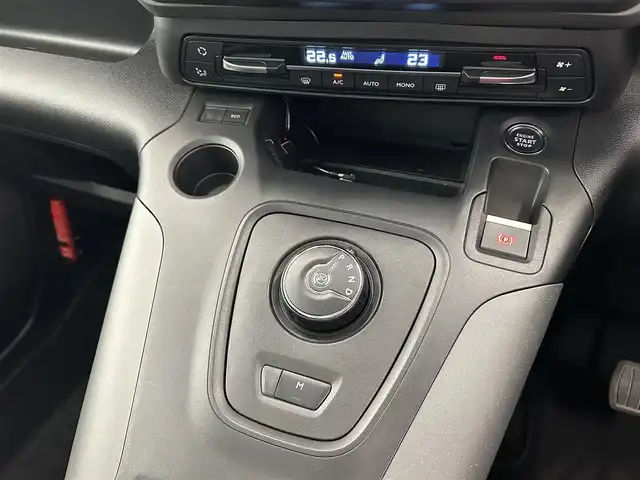 シトロエン ベルランゴ シャイン 岡山県 2021(令3)年 1.2万km 茶 ACC/純正ディスプレイオーディオ/フルセグTV/アップルカープレイ/インテリジェントハイビーム/パドルシフト/パーキングセンサー/BSM/アクティブセーフティーブレーキ/トラフィックサインインフォメーション/疲労検知システム/オートエアコン/ETC/リアガラスハッチ