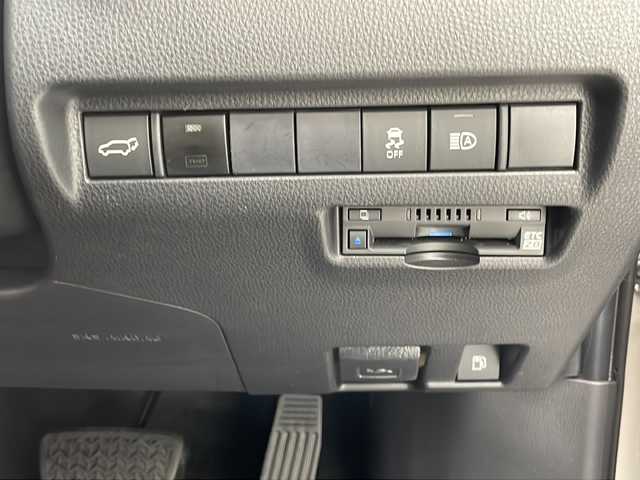 トヨタ ハリアー ハイブリッド G 沖縄県 2020(令2)年 4万km スティールブロンドM 純正ディスプレイオーディオ　ナビ付/　（フルセグTV/ラジオ/Bluetooth）/バックカメラ/ドライブレコーダー/ブラインドスポットモニター/電動パーキングブレーキ/パワーバックドア/純正デジタルインナーミラー/ハーフレザーシート/トヨタセーフティセンス/・衝突被害軽減ブレーキ (プリクラッシュセーフティ)																									/・ハンドル操作サポート (レーントレーシングアシスト)																									/・追従ドライブ支援機能 (レーダークルーズコントロール)																									/・車線はみ出しアラート (レーンディパーチャーアラート)																									/・自動ハイビーム (オートマチックハイビーム)	/スマートキー/スペアキー/プッシュスタート/純正フロアマット/純正18インチアルミホイール/LEDヘッドライト/オートライト/保証書/取扱説明書