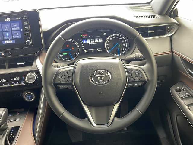 トヨタ ハリアー ハイブリッド G 沖縄県 2020(令2)年 4万km スティールブロンドM 純正ディスプレイオーディオ　ナビ付/　（フルセグTV/ラジオ/Bluetooth）/バックカメラ/ドライブレコーダー/ブラインドスポットモニター/電動パーキングブレーキ/パワーバックドア/純正デジタルインナーミラー/ハーフレザーシート/トヨタセーフティセンス/・衝突被害軽減ブレーキ (プリクラッシュセーフティ)																									/・ハンドル操作サポート (レーントレーシングアシスト)																									/・追従ドライブ支援機能 (レーダークルーズコントロール)																									/・車線はみ出しアラート (レーンディパーチャーアラート)																									/・自動ハイビーム (オートマチックハイビーム)	/スマートキー/スペアキー/プッシュスタート/純正フロアマット/純正18インチアルミホイール/LEDヘッドライト/オートライト/保証書/取扱説明書