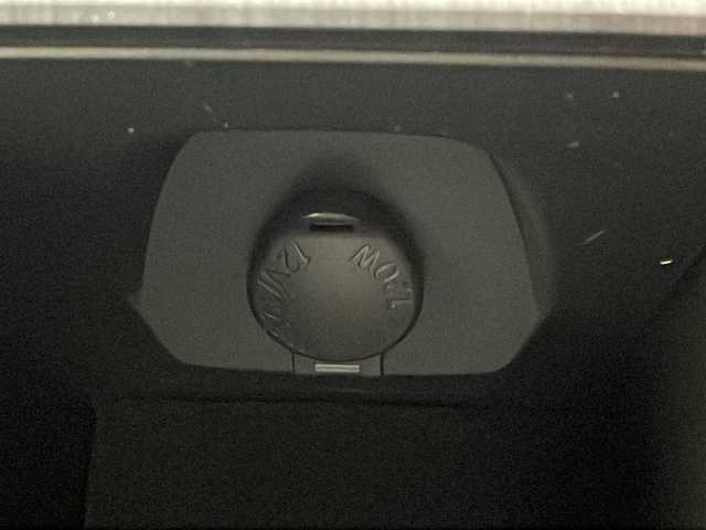 トヨタ ハリアー ハイブリッド G 沖縄県 2020(令2)年 4万km スティールブロンドM 純正ディスプレイオーディオ　ナビ付/　（フルセグTV/ラジオ/Bluetooth）/バックカメラ/ドライブレコーダー/ブラインドスポットモニター/電動パーキングブレーキ/パワーバックドア/純正デジタルインナーミラー/ハーフレザーシート/トヨタセーフティセンス/・衝突被害軽減ブレーキ (プリクラッシュセーフティ)																									/・ハンドル操作サポート (レーントレーシングアシスト)																									/・追従ドライブ支援機能 (レーダークルーズコントロール)																									/・車線はみ出しアラート (レーンディパーチャーアラート)																									/・自動ハイビーム (オートマチックハイビーム)	/スマートキー/スペアキー/プッシュスタート/純正フロアマット/純正18インチアルミホイール/LEDヘッドライト/オートライト/保証書/取扱説明書