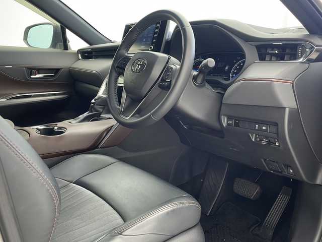 トヨタ ハリアー ハイブリッド G 沖縄県 2020(令2)年 4万km スティールブロンドM 純正ディスプレイオーディオ　ナビ付/　（フルセグTV/ラジオ/Bluetooth）/バックカメラ/ドライブレコーダー/ブラインドスポットモニター/電動パーキングブレーキ/パワーバックドア/純正デジタルインナーミラー/ハーフレザーシート/トヨタセーフティセンス/・衝突被害軽減ブレーキ (プリクラッシュセーフティ)																									/・ハンドル操作サポート (レーントレーシングアシスト)																									/・追従ドライブ支援機能 (レーダークルーズコントロール)																									/・車線はみ出しアラート (レーンディパーチャーアラート)																									/・自動ハイビーム (オートマチックハイビーム)	/スマートキー/スペアキー/プッシュスタート/純正フロアマット/純正18インチアルミホイール/LEDヘッドライト/オートライト/保証書/取扱説明書