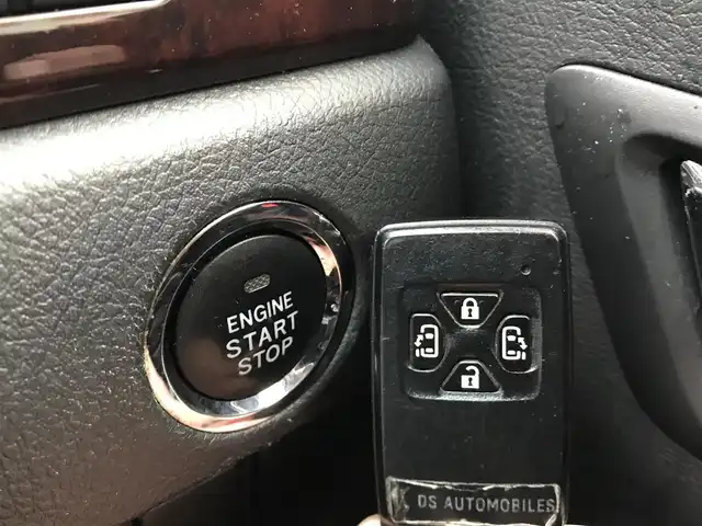 トヨタ ヴェルファイア 2．4Z 富山県 2012(平24)年 7.3万km ホワイトパールクリスタルシャイン 純正HDDナビ/バックカメラ/フリップダウンモニター/ウィンカーミラー/アイドリングストップ/プッシュスタート/両側パワースライドドア/ETC