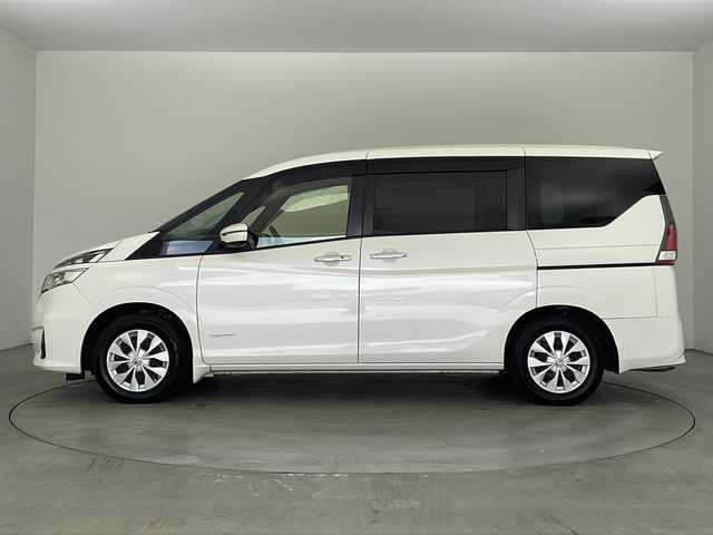 日産 セレナ X VセレクションⅡ 兵庫県 2019(平31)年 3.1万km ブリリアントホワイトパール 【・エマージェンシーブレーキ/・車線逸脱警報/・速度標識表示/・道路標識表示/・フロントリアソナー/・ふらつき警報/・純正9インチナビ＆フルセグ＆BT＆DVD＆BD/・アラウンドビューモニター/・両側パワースライドドア/・オートマチックハイビーム/・ステアリングスイッチ/・アイドリングストップ/・パーキングアシスト/・フロアマット/・ハロゲンライト/・オートライト/・純正前ドライブレコーダー/・2列目サンシェード/・後席エアコン/・ドアバイザー/・スマートキー/・スペアキー/・プッシュスタート