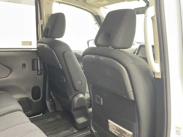 日産 セレナ X VセレクションⅡ 兵庫県 2019(平31)年 3.1万km ブリリアントホワイトパール 【・エマージェンシーブレーキ/・車線逸脱警報/・速度標識表示/・道路標識表示/・フロントリアソナー/・ふらつき警報/・純正9インチナビ＆フルセグ＆BT＆DVD＆BD/・アラウンドビューモニター/・両側パワースライドドア/・オートマチックハイビーム/・ステアリングスイッチ/・アイドリングストップ/・パーキングアシスト/・フロアマット/・ハロゲンライト/・オートライト/・純正前ドライブレコーダー/・2列目サンシェード/・後席エアコン/・ドアバイザー/・スマートキー/・スペアキー/・プッシュスタート