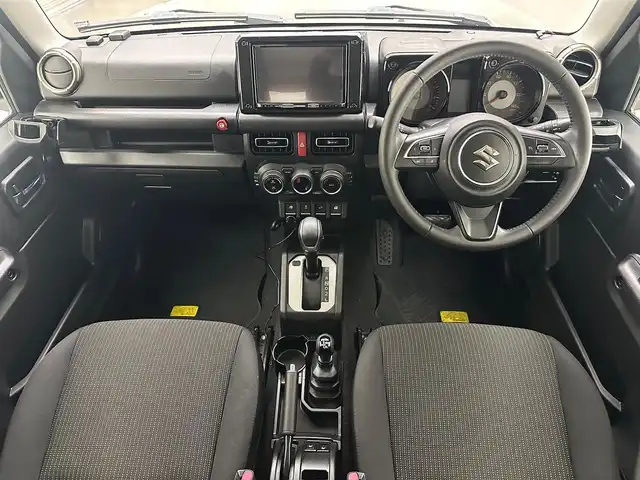 スズキ ジムニー XC 兵庫県 2019(令1)年 2.4万km ジャングルグリーン ・純正メモリナビ/（CD、DVD、SD、BT、フルセグ）　/・クルーズコントロール/・LKA/・PCS/・トランスファー/・社外インテークチャンバー/・４WD　/・前後ドライブレコーダー　/・ビルトインETC　/・バックカメラ　/・シートヒーター　/・純正ラバーマット　/・純正16インチAW　/・背面タイヤ　/・ROSSOMODELOOマフラー　/・純正マフラー積込/・純正バイザー/・純正リアスポイラー/・社外フューエルリッド/・LEDヘッドライト/・LEDフォグランプ/・社外ウーファー