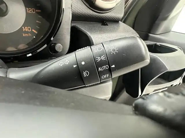 スズキ ジムニー XC 兵庫県 2019(令1)年 2.4万km ジャングルグリーン ・純正メモリナビ/（CD、DVD、SD、BT、フルセグ）　/・クルーズコントロール/・LKA/・PCS/・トランスファー/・社外インテークチャンバー/・４WD　/・前後ドライブレコーダー　/・ビルトインETC　/・バックカメラ　/・シートヒーター　/・純正ラバーマット　/・純正16インチAW　/・背面タイヤ　/・ROSSOMODELOOマフラー　/・純正マフラー積込/・純正バイザー/・純正リアスポイラー/・社外フューエルリッド/・LEDヘッドライト/・LEDフォグランプ/・社外ウーファー