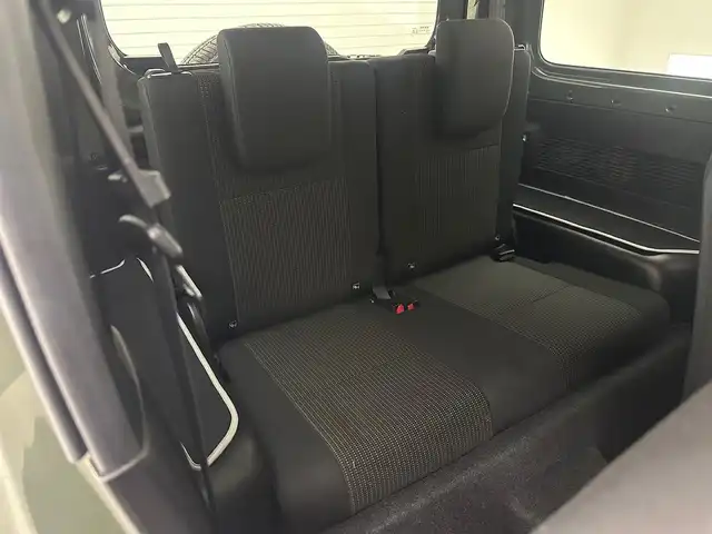 スズキ ジムニー XC 兵庫県 2019(令1)年 2.4万km ジャングルグリーン ・純正メモリナビ/（CD、DVD、SD、BT、フルセグ）　/・クルーズコントロール/・LKA/・PCS/・トランスファー/・社外インテークチャンバー/・４WD　/・前後ドライブレコーダー　/・ビルトインETC　/・バックカメラ　/・シートヒーター　/・純正ラバーマット　/・純正16インチAW　/・背面タイヤ　/・ROSSOMODELOOマフラー　/・純正マフラー積込/・純正バイザー/・純正リアスポイラー/・社外フューエルリッド/・LEDヘッドライト/・LEDフォグランプ/・社外ウーファー