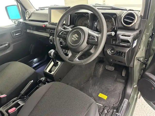 スズキ ジムニー XC 兵庫県 2019(令1)年 2.4万km ジャングルグリーン ・純正メモリナビ/（CD、DVD、SD、BT、フルセグ）　/・クルーズコントロール/・LKA/・PCS/・トランスファー/・社外インテークチャンバー/・４WD　/・前後ドライブレコーダー　/・ビルトインETC　/・バックカメラ　/・シートヒーター　/・純正ラバーマット　/・純正16インチAW　/・背面タイヤ　/・ROSSOMODELOOマフラー　/・純正マフラー積込/・純正バイザー/・純正リアスポイラー/・社外フューエルリッド/・LEDヘッドライト/・LEDフォグランプ/・社外ウーファー