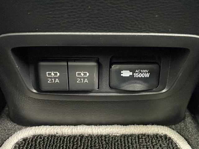 トヨタ カローラツーリング ハイブリッド ダブルバイビー 岩手県 2021(令3)年 6.2万km ホワイトパールクリスタルシャイン 純正ディスプレイオーディオ/ナビ/AM/FM/CD/DVD/Bluetooth/フルセグTV/バックカメラ/ビルトインETC2.0/ドライブレコーダー/レーダークルーズコントロール/衝突被害軽減ブレーキ/レーンキープアシスト/横滑り防止装置/シートヒーター/ステアリングヒーター/寒冷地仕様/電動パーキングブレーキ/オートブレーキホールド/ブラインドスポットモニター/オートライト/オートハイビーム/LEDヘッドライト/フォグランプ/スマートキー/プッシュスタート/電動格納ミラー/純正17インチAW/純正フロアマット/純正ドアバイザー/保証書/取扱説明書