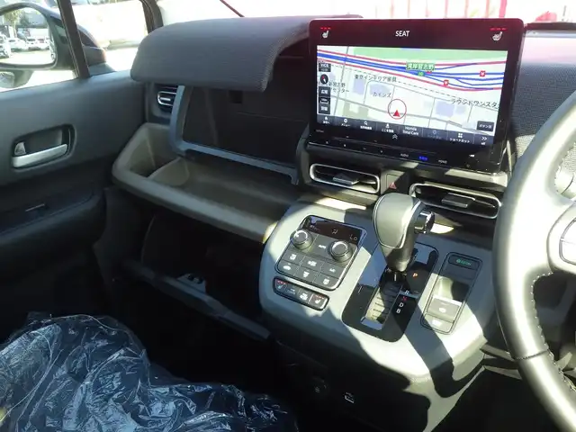 ホンダ フリード ハイブリット e:HEV AIR EX 千葉県 2025(令7)年 0.1千km クリスタルブラックパール ホンダセンシング/・衝突軽減ブレーキ（CMBS）/・車線維持支援システム（LKAS）/・アダプティブクルーズコントロール（ACC）/・ブラインドスポットインフォメーション/・後方誤発進抑制機能/・誤発進抑制機能/両側パワースライドドア/ハーフレザーシート/前席シートヒーター/ホンダコネクトナビ/地デジTV/【DVD/CD再生機能　Bluetooth接続】/バックカメラ/革巻きステアリング/ステアリングスイッチ/LEDヘッドライト/ウインカーミラー/コーナーセンサー/純正15インチアルミホイル/サイド/カーテンエアバッグ/Honda スマートキー