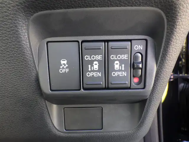 ホンダ フリード ハイブリット e:HEV AIR EX 千葉県 2025(令7)年 0.1千km クリスタルブラックパール ホンダセンシング/・衝突軽減ブレーキ（CMBS）/・車線維持支援システム（LKAS）/・アダプティブクルーズコントロール（ACC）/・ブラインドスポットインフォメーション/・後方誤発進抑制機能/・誤発進抑制機能/両側パワースライドドア/ハーフレザーシート/前席シートヒーター/ホンダコネクトナビ/地デジTV/【DVD/CD再生機能　Bluetooth接続】/バックカメラ/革巻きステアリング/ステアリングスイッチ/LEDヘッドライト/ウインカーミラー/コーナーセンサー/純正15インチアルミホイル/サイド/カーテンエアバッグ/Honda スマートキー