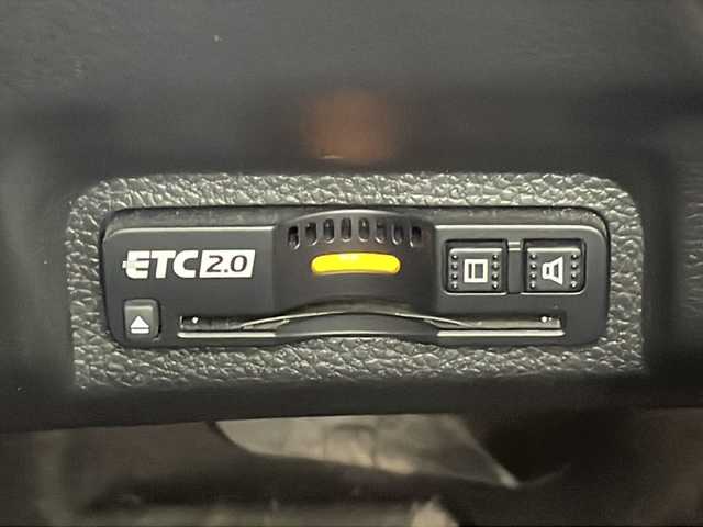 ホンダ ヴェゼル ハイブリッド e:HEV Z 広島県 2021(令3)年 3.3万km クリスタルブラックパール 純正９型ナビ　/シートヒーター　/フルセグＴＶ　/バックカメラ/レーダークルーズコントロール　/パワーバックドア　/ステアリングヒーター　/オートハイビーム　/ワイヤレス充電　/レーンキープアシスト　/ETC　/ドラレコ/純正18インチアルミホイール(225/50/R18)/エアバック（運転席/助手席/サイド/カーテン）