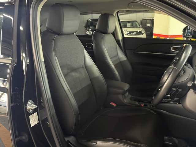 ホンダ ヴェゼル ハイブリッド e:HEV Z 広島県 2021(令3)年 3.3万km クリスタルブラックパール 純正９型ナビ　/シートヒーター　/フルセグＴＶ　/バックカメラ/レーダークルーズコントロール　/パワーバックドア　/ステアリングヒーター　/オートハイビーム　/ワイヤレス充電　/レーンキープアシスト　/ETC　/ドラレコ/純正18インチアルミホイール(225/50/R18)/エアバック（運転席/助手席/サイド/カーテン）