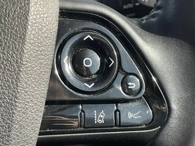 トヨタ プリウス Sツーリングセレクション 和歌山県 2021(令3)年 8.5万km プラチナホワイトパールマイカ モデリスタエアロ/純正ナビ/フルセグＴＶ/パノラミックビューモニター/プリクラッシュセーフティ/レーダークルーズコントロール/レーンディーパーチャーアラート/クリアランスソナー/純正フロアマット/純正アルミホイール/アイドリングストップ/シートヒーター/ＡＣ１００Ｖ充電/LEDヘッドライト/フォグランプ/オートライト/オートマチックハイビーム