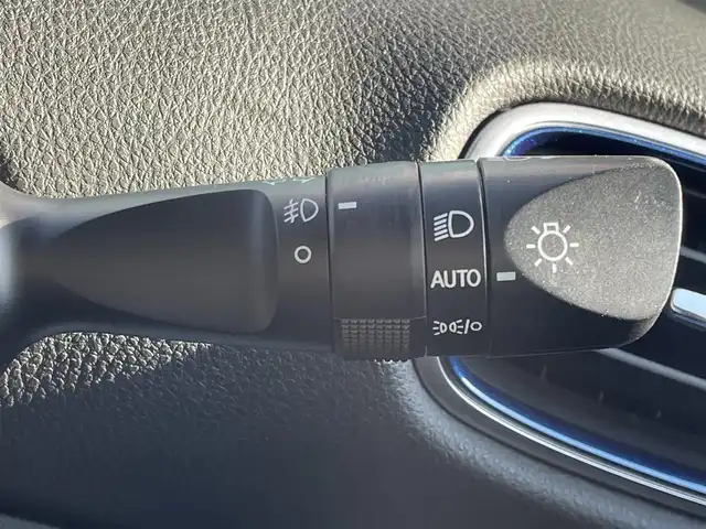 トヨタ プリウス Sツーリングセレクション 和歌山県 2021(令3)年 8.5万km プラチナホワイトパールマイカ モデリスタエアロ/純正ナビ/フルセグＴＶ/パノラミックビューモニター/プリクラッシュセーフティ/レーダークルーズコントロール/レーンディーパーチャーアラート/クリアランスソナー/純正フロアマット/純正アルミホイール/アイドリングストップ/シートヒーター/ＡＣ１００Ｖ充電/LEDヘッドライト/フォグランプ/オートライト/オートマチックハイビーム