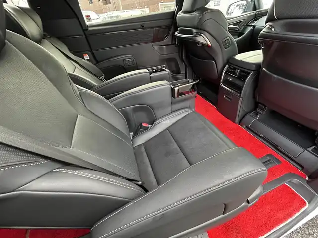 トヨタ アルファードハイブリット Z 福岡県 2024(令6)年 1.9万km プラチナホワイトパールマイカ ワンオーナー/左右独立ムーンルーフ（電動シェード付）/純正12.1インチフリップダウンモニター【V12T-R72C】/アドバンスドパーク/純正14インチコネクティッドナビ/　（Miracast/Bluetooth/フルセグTV/ナビ有）/フロント/サイド/バックカメラ/パノラミックビューモニター/トヨタセーフティーセンス/・・プリクラッシュセーフティ/・レーンディバーチャーアラート/・レーダークルーズコントロール/・レーンチェンジアシスト/・ロードサインアシスト/・プロアクティブドライビングアシスト/・フロント/リアトラフィックアラート/・ブラインドスポッドモニター/・安心降車アシスト/・後方車両接近告知/・パーキングサポートブレーキ/・クリアランスソナー/・リアカメラディテクション/オートマチックハイビーム/AC100V/純正18インチAW/両側パワースライドドア/パワーバックドア/黒色レザーシート/シートメモリ（D席）/パワーシート（D/N/）/シートヒーター/エアシート（D/N/2列目）/ステアリングヒーター/ビルトインETC2.0/デジタルインナーミラー/後席サンシェード/スペアキー×1/保証書