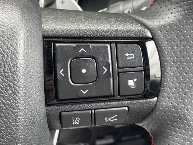 トヨタ ハイラックス Z GRスポーツ 千葉県 2022(令4)年 1.4万km スーパーホワイトⅡ AIS検査済み/【2506021541】/純正ナビ/パノラミックビューモニター/レーダークルーズ/ステアリングリモコン/パドルシフト/ETC/前後ドラレコ/トノカバー/クリアランスソナー/運転席パワーシート/LEDルームランプ/ベッドライナー/レーンディパーチャーアラート/アイドリングストップ/センターデフロック/リアフォグ/ハーフレザーシート/スマートキー/フロントフォグランプ/17AW WEDS　マッドヴァンスSD(社外）/TOYOオープンカントリーR/T（社外）/タナベ リフトアップキット（社外）/JAOSインナーフェンダー（社外）/GIギア ブルバー（社外）/社外パーツ取付有