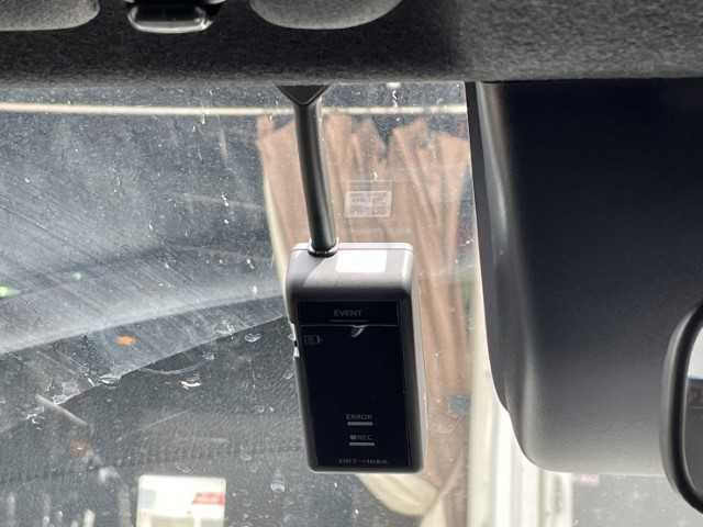 トヨタ ハイラックス Z GRスポーツ 千葉県 2022(令4)年 1.4万km スーパーホワイトⅡ AIS検査済み/【2506021541】/純正ナビ/パノラミックビューモニター/レーダークルーズ/ステアリングリモコン/パドルシフト/ETC/前後ドラレコ/トノカバー/クリアランスソナー/運転席パワーシート/LEDルームランプ/ベッドライナー/レーンディパーチャーアラート/アイドリングストップ/センターデフロック/リアフォグ/ハーフレザーシート/スマートキー/フロントフォグランプ/17AW WEDS　マッドヴァンスSD(社外）/TOYOオープンカントリーR/T（社外）/タナベ リフトアップキット（社外）/JAOSインナーフェンダー（社外）/GIギア ブルバー（社外）/社外パーツ取付有