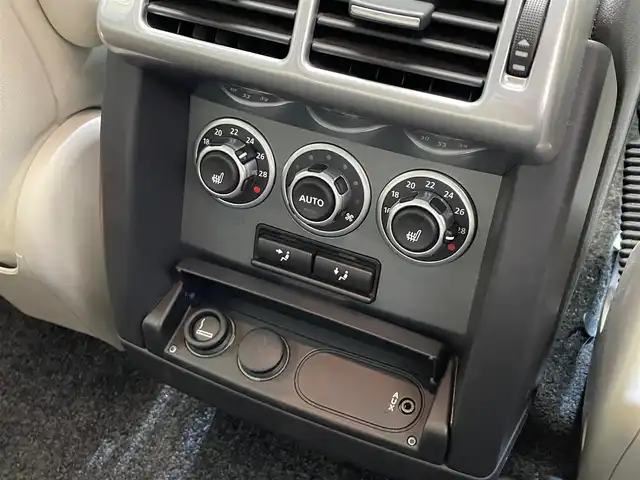 ランドローバー レンジローバー ヴォーグ 4．2V8 Sチャージド 岩手県 2008(平20)年 3.4万km 黒 ４WD/スーパーチャージャー/サンルーフ/ハーマンカードンロジック７サラウンドサウンドシステム/車高調整機能付きエアサスペンション/ヒルディセントコントロール/電動サイドステップ/本革シート/パワーシート/シートヒーター/シートベンチレーション/ステアリングヒーター/クルーズコントロール/コーナーセンサー/純正DVDナビ/バックカメラ/ETC/HIDヘッドライト