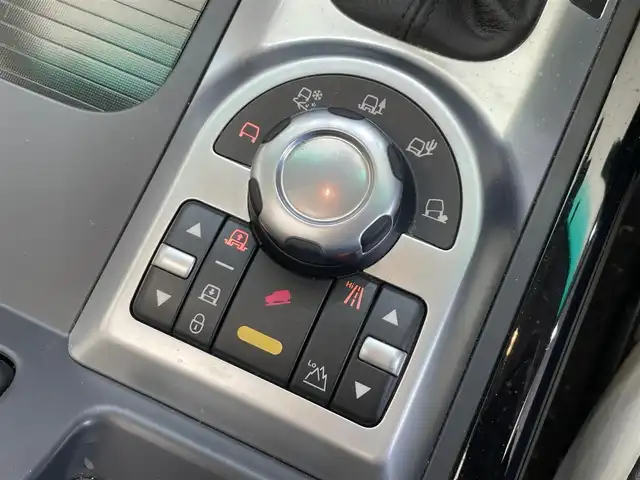 ランドローバー レンジローバー ヴォーグ 4．2V8 Sチャージド 岩手県 2008(平20)年 3.4万km 黒 ４WD/スーパーチャージャー/サンルーフ/ハーマンカードンロジック７サラウンドサウンドシステム/車高調整機能付きエアサスペンション/ヒルディセントコントロール/電動サイドステップ/本革シート/パワーシート/シートヒーター/シートベンチレーション/ステアリングヒーター/クルーズコントロール/コーナーセンサー/純正DVDナビ/バックカメラ/ETC/HIDヘッドライト