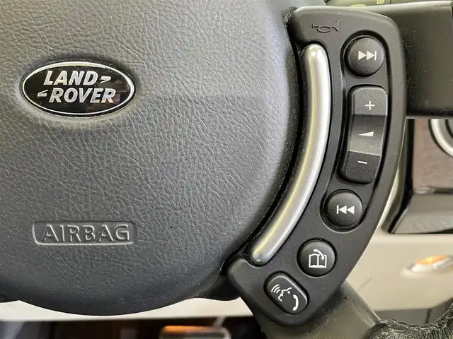 ランドローバー レンジローバー ヴォーグ 4．2V8 Sチャージド 岩手県 2008(平20)年 3.4万km 黒 ４WD/スーパーチャージャー/サンルーフ/ハーマンカードンロジック７サラウンドサウンドシステム/車高調整機能付きエアサスペンション/ヒルディセントコントロール/電動サイドステップ/本革シート/パワーシート/シートヒーター/シートベンチレーション/ステアリングヒーター/クルーズコントロール/コーナーセンサー/純正DVDナビ/バックカメラ/ETC/HIDヘッドライト