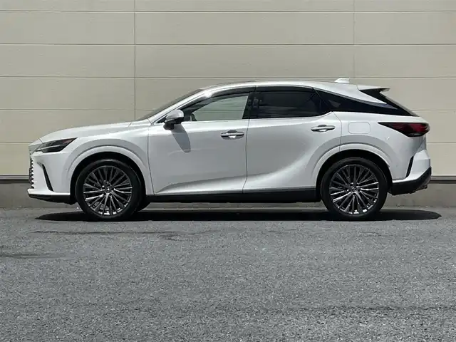 レクサス ＲＸ 350h バージョンL 茨城県 2023(令5)年 1.7万km ソニッククォーツ ワンオーナー/14インチ純正ナビ/パノラミックビューカメラ/デジタルインナーミラー/サンルーフ/三眼LEDヘッドライト/カラーヘッドアップディスプレイ/パワーバックドア/全席シートヒーター/全席ベンチレーション/パワーメモリーシート/パドルシフト/ビルドインETC/レクサスセーフティセンス/レーダークルーズコントロール/BSM/アドバンスパーク/ステアリングヒーター/コンビステアリング/ステアリングスイッチ