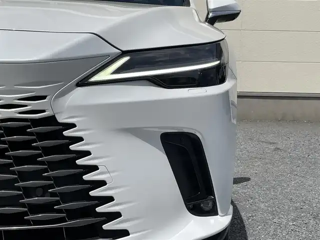 レクサス ＲＸ 350h バージョンL 茨城県 2023(令5)年 1.7万km ソニッククォーツ ワンオーナー/14インチ純正ナビ/パノラミックビューカメラ/デジタルインナーミラー/サンルーフ/三眼LEDヘッドライト/カラーヘッドアップディスプレイ/パワーバックドア/全席シートヒーター/全席ベンチレーション/パワーメモリーシート/パドルシフト/ビルドインETC/レクサスセーフティセンス/レーダークルーズコントロール/BSM/アドバンスパーク/ステアリングヒーター/コンビステアリング/ステアリングスイッチ