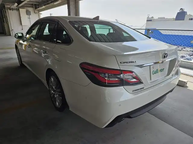 トヨタ クラウン ハイブリッド S エレガンススタイル 長崎県 2020(令2)年 7.2万km ホワイトパールクリスタルシャイン 純正ナビ(CD/DVD/Blu-ray)/フルセグTV/パノラミックビューモニター/ビルトインETC/レーダークルーズコントロール/クリアランスソナー/セーフティセンス/・レーントレーシングアシスト/・プリクラッシュセーフティ/・オートマチックハイビーム/・ロードサインアシスト/・先行車発進告知機能/ブラインドスポットモニター/パーキングサポートブレーキ/インテリジェントパーキングアシスト2/LEDヘッドランプ/本革巻きステアリング/ステアリングヒーター/パドルシフト/合皮/ヌバック調コンビシート/前席パワーシート/シートヒーター/純正18インチアルミホイール/スマートエントリー/スタートシステム/禁煙車