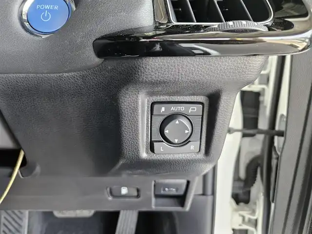 トヨタ クラウン ハイブリッド S エレガンススタイル 長崎県 2020(令2)年 7.2万km ホワイトパールクリスタルシャイン 純正ナビ(CD/DVD/Blu-ray)/フルセグTV/パノラミックビューモニター/ビルトインETC/レーダークルーズコントロール/クリアランスソナー/セーフティセンス/・レーントレーシングアシスト/・プリクラッシュセーフティ/・オートマチックハイビーム/・ロードサインアシスト/・先行車発進告知機能/ブラインドスポットモニター/パーキングサポートブレーキ/インテリジェントパーキングアシスト2/LEDヘッドランプ/本革巻きステアリング/ステアリングヒーター/パドルシフト/合皮/ヌバック調コンビシート/前席パワーシート/シートヒーター/純正18インチアルミホイール/スマートエントリー/スタートシステム/禁煙車