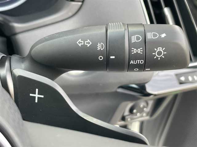 トヨタ クラウン ハイブリッド S エレガンススタイル 長崎県 2020(令2)年 7.2万km ホワイトパールクリスタルシャイン 純正ナビ(CD/DVD/Blu-ray)/フルセグTV/パノラミックビューモニター/ビルトインETC/レーダークルーズコントロール/クリアランスソナー/セーフティセンス/・レーントレーシングアシスト/・プリクラッシュセーフティ/・オートマチックハイビーム/・ロードサインアシスト/・先行車発進告知機能/ブラインドスポットモニター/パーキングサポートブレーキ/インテリジェントパーキングアシスト2/LEDヘッドランプ/本革巻きステアリング/ステアリングヒーター/パドルシフト/合皮/ヌバック調コンビシート/前席パワーシート/シートヒーター/純正18インチアルミホイール/スマートエントリー/スタートシステム/禁煙車