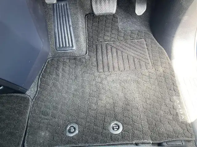 トヨタ ヴォクシー ZS 島根県 2014(平26)年 7.3万km ブラッキッシュアゲハガラスフレーク ディーラーOPナビ(CD/DVD/BT/フルセグ)/バックカメラ/両側パワースライドドア /ビルトインETC/アイドリングストップ/オートライト/前方ドライブレコーダー/LEDヘッドライト/純正フロアマット/純正ドアバイザー