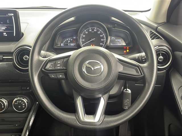 マツダ デミオ 15S 三重県 2018(平30)年 5.2万km ディープクリムゾンマイカ 禁煙車/純正SDナビ/CD/DVD/SD/BT/フルセグTV/バックカメラ/衝突被害軽減ブレーキ/レーンキープアシスト/ブラインドスポットモニター/シートヒーター/オートライト/アイドリングストップ/スマートキー/LEDヘッドライト