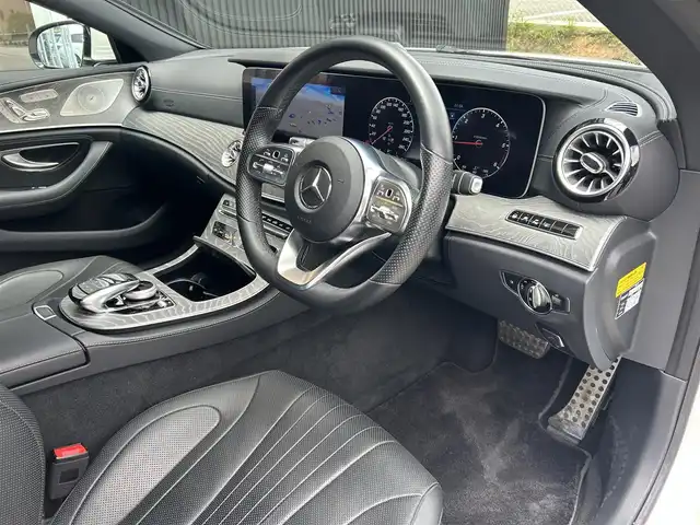 メルセデス・ベンツ ＣＬＳ２２０ｄ スポーツ エクスクルーシブPKG 福岡県 2018(平30)年 1.8万km ダイヤモンドホワイト サンルーフ/レーダーセーフティパッケージ/アクティブセーフティブレーキ/ブラインドスポットモニター/レーンキープアシスト/ヘッドアップディスプレイ/純正ナビ/全方位カメラ/Applecarplay/androidauto/フルセグTV/Bluetooth/ブルメスター/黒革シート/前席エアシート/前席シートヒーター/LEDヘッドライト/パワーバックドア/前後ドライブレコーダー/純正19インチアルミホイール/ETC