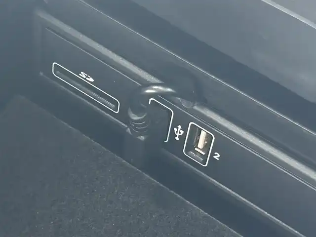 メルセデス・ベンツ ＣＬＳ２２０ｄ スポーツ エクスクルーシブPKG 福岡県 2018(平30)年 1.8万km ダイヤモンドホワイト サンルーフ/レーダーセーフティパッケージ/アクティブセーフティブレーキ/ブラインドスポットモニター/レーンキープアシスト/ヘッドアップディスプレイ/純正ナビ/全方位カメラ/Applecarplay/androidauto/フルセグTV/Bluetooth/ブルメスター/黒革シート/前席エアシート/前席シートヒーター/LEDヘッドライト/パワーバックドア/前後ドライブレコーダー/純正19インチアルミホイール/ETC