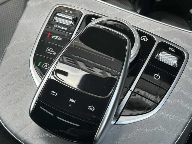 メルセデス・ベンツ ＣＬＳ２２０ｄ スポーツ エクスクルーシブPKG 福岡県 2018(平30)年 1.8万km ダイヤモンドホワイト サンルーフ/レーダーセーフティパッケージ/アクティブセーフティブレーキ/ブラインドスポットモニター/レーンキープアシスト/ヘッドアップディスプレイ/純正ナビ/全方位カメラ/Applecarplay/androidauto/フルセグTV/Bluetooth/ブルメスター/黒革シート/前席エアシート/前席シートヒーター/LEDヘッドライト/パワーバックドア/前後ドライブレコーダー/純正19インチアルミホイール/ETC